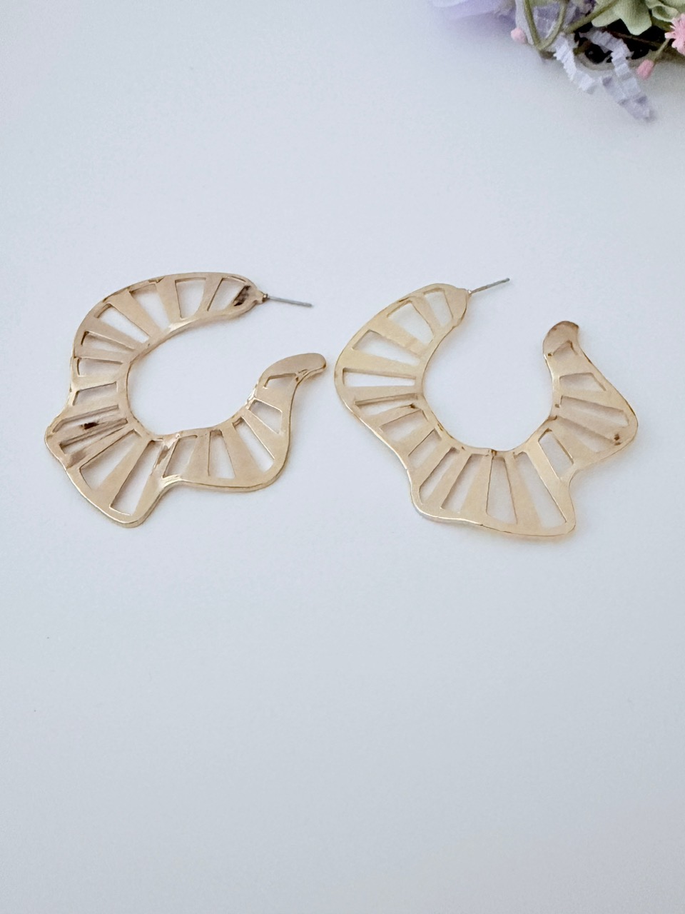 WAVY LOOPS - Image 2