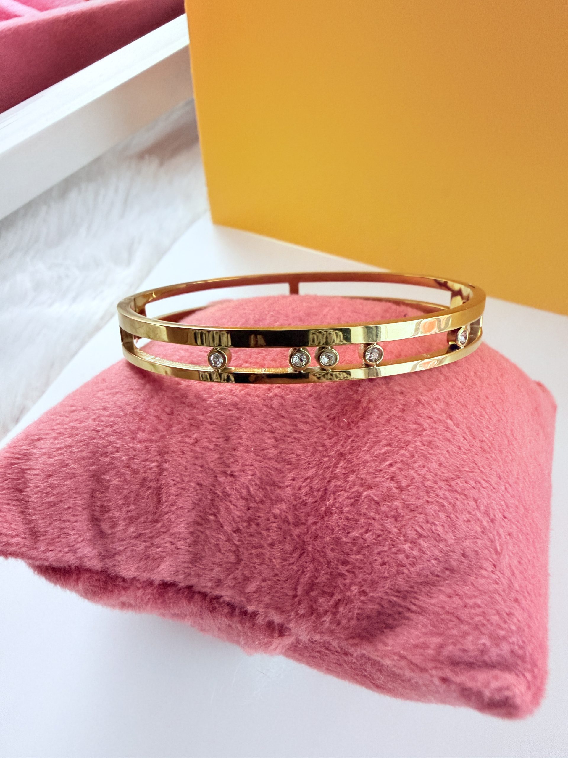 AURORA GLEAM CUFF - Image 2